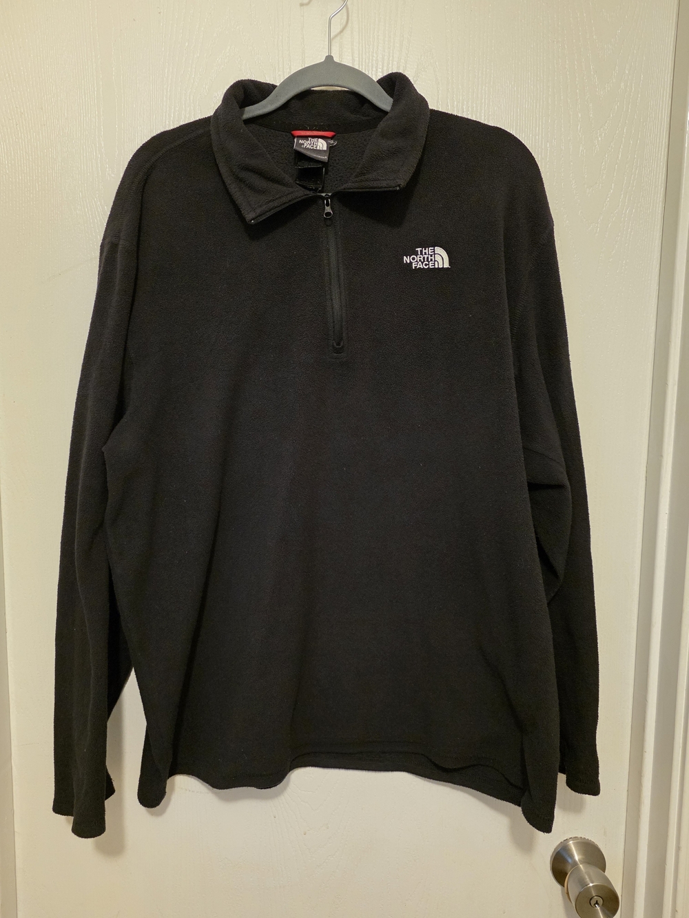 The North Face Men’s Black Half-Zip Fleece Pullover